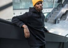 Sweat homme à capuche col zippé